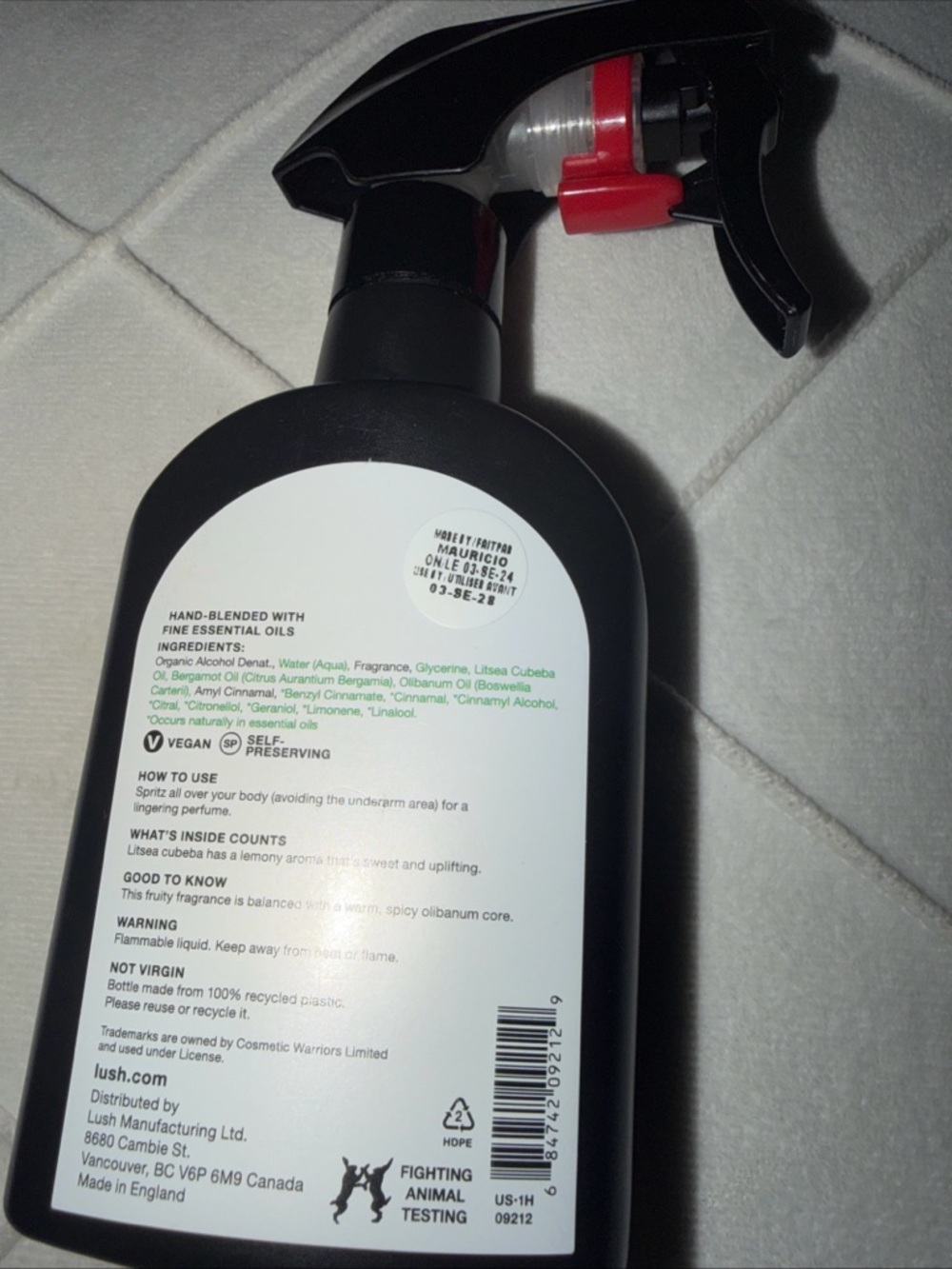 Lush Avocado Co-Wash Body Spray - Black with Red Accent - Picture 2 of 2